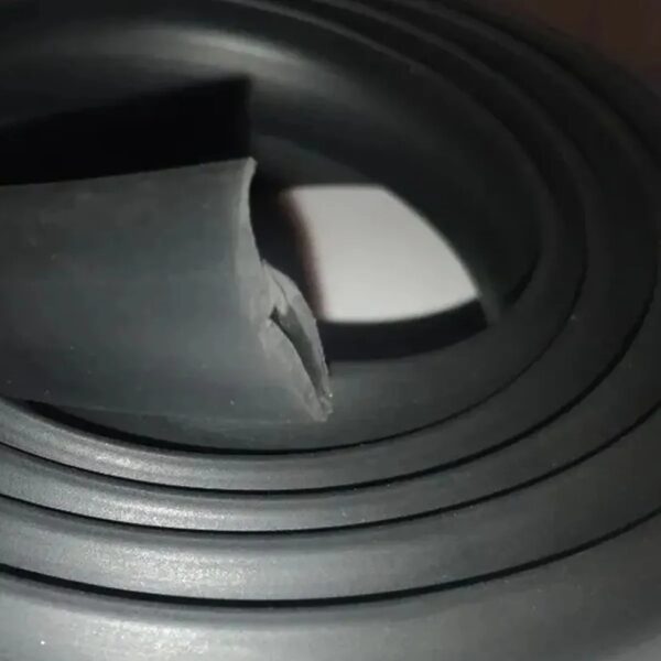 Borracha Friso Acabamento Churrasqueira Parabrisa Clio - Imagem 5